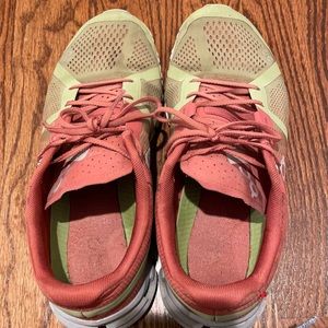 On Cloud Cloudflow Size 8.5 Women’s